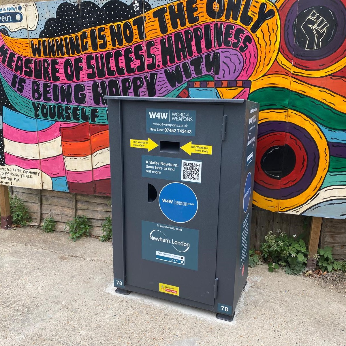 Knife bins